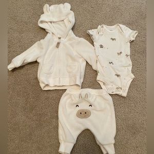 Newborn Carter’s Outfit